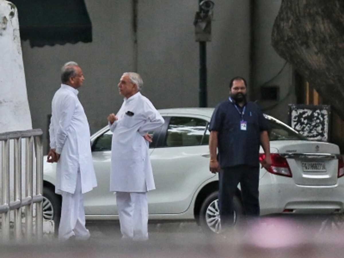 राजस्थान संकट: 90 से अधिक विधायकों के इस्तीफे की धमकी के कारण सीएलपी की बैठक रद्द